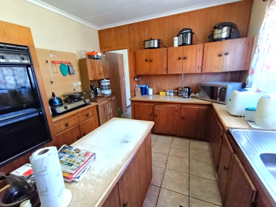 4 Bedroom Property for Sale in Langenhovenpark Free State
